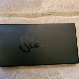 Sleek eyeshadow pallette